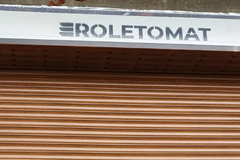 Jak otworzyć roletę zewnętrzną? Proste kroki i najczęstsze problemy